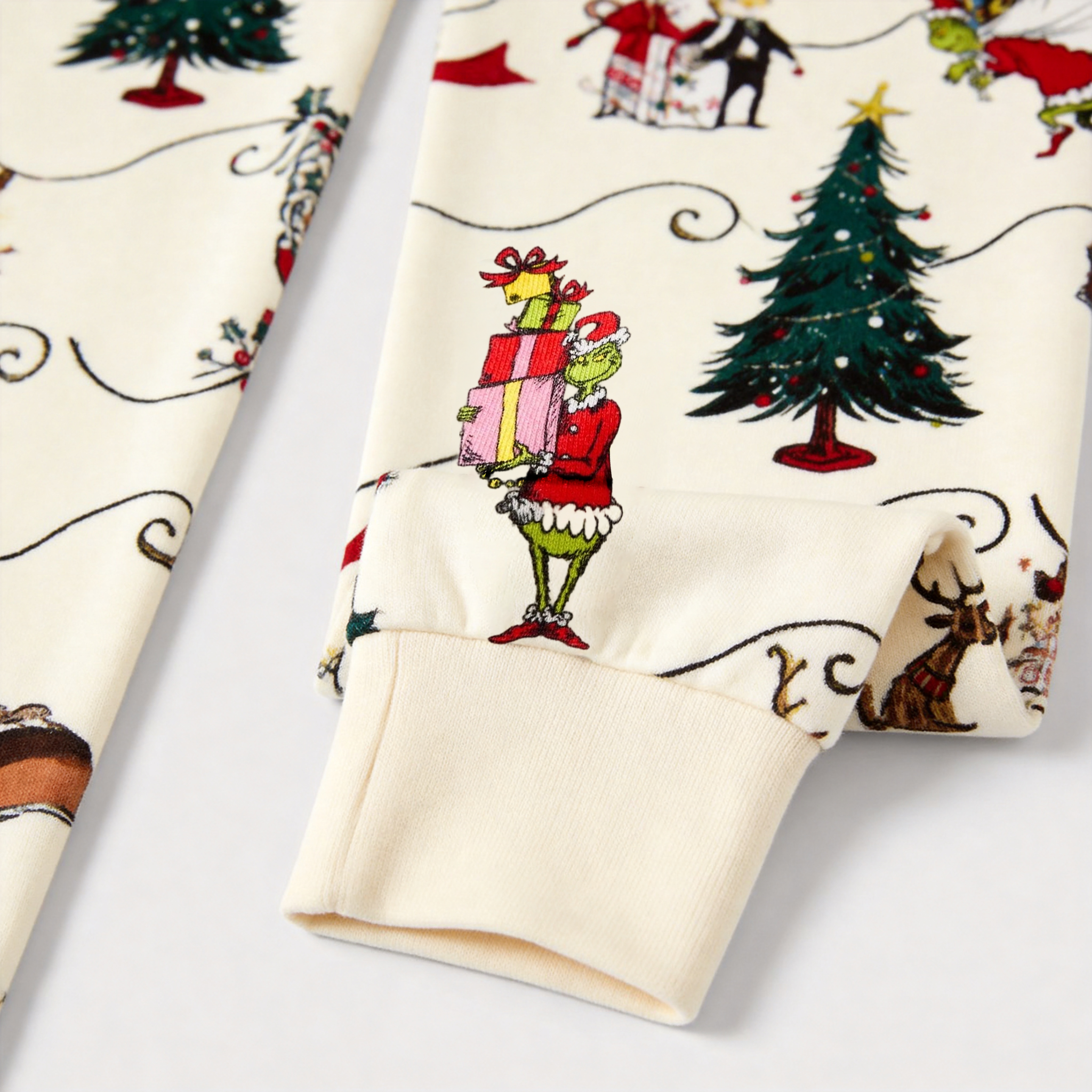 Beige Christmas Pattern Print Christmas Pajamas Set With Grinch and Funny Text Print